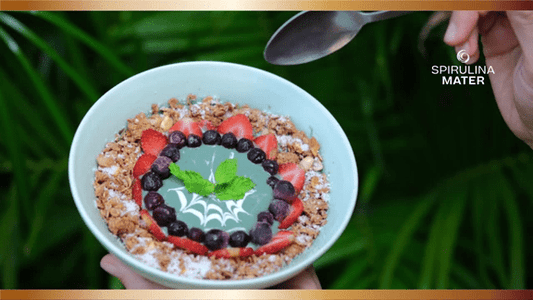 Desayuno Nutritivo: Cereal, Yogurt y Spirulina